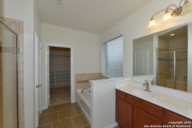 Listing photo id 14 for 3408 Woodlawn Farms