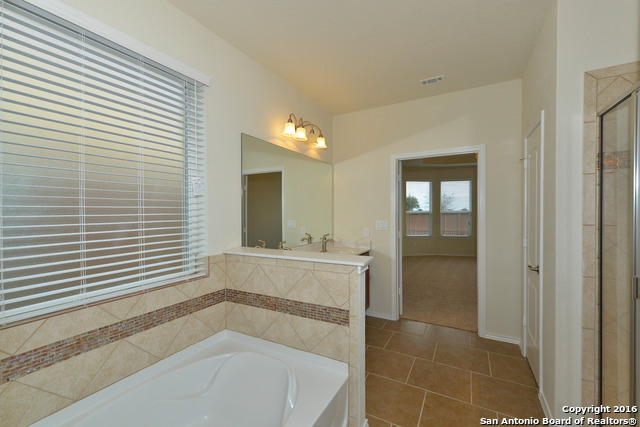 Listing photo id 15 for 3408 Woodlawn Farms