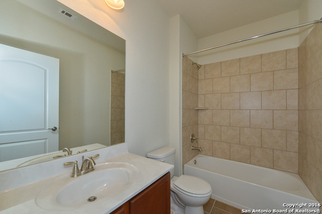 Listing photo id 18 for 3408 Woodlawn Farms