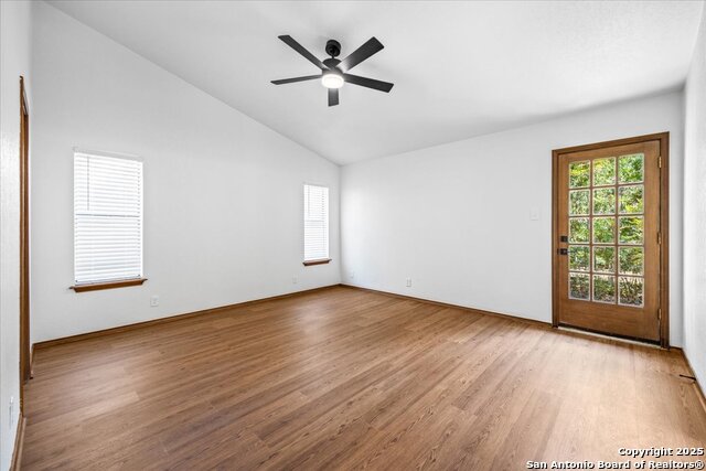 Image 18 of 32 For 15511 Elm Park