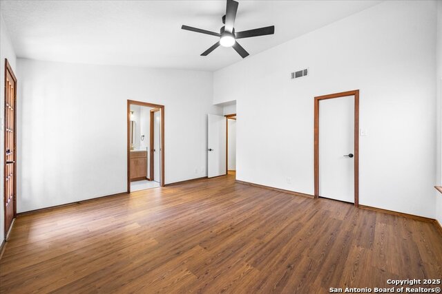 Image 19 of 32 For 15511 Elm Park