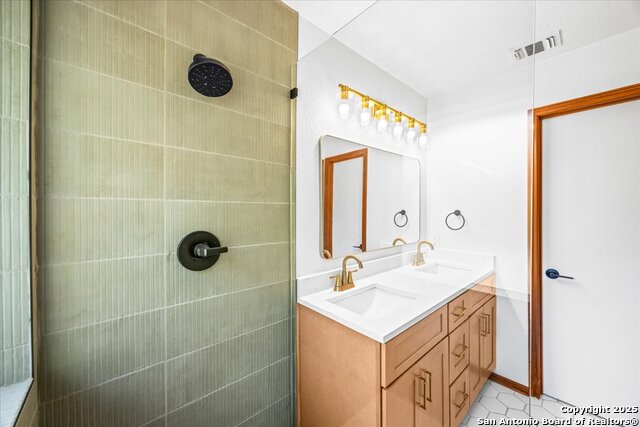 Image 21 of 32 For 15511 Elm Park