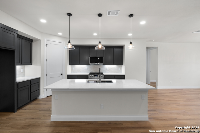 Listing photo id 2 for 860 Rayner Ranch Blvd