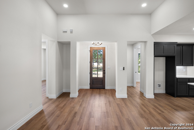 Listing photo id 6 for 860 Rayner Ranch Blvd