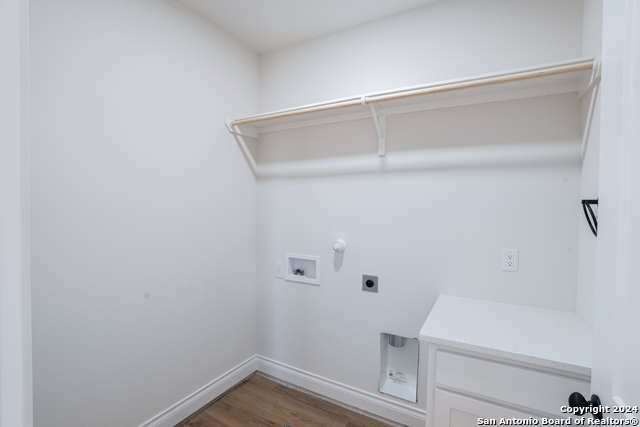 Listing photo id 7 for 860 Rayner Ranch Blvd