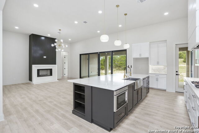 Image 14 of 35 For 11010 Nina  