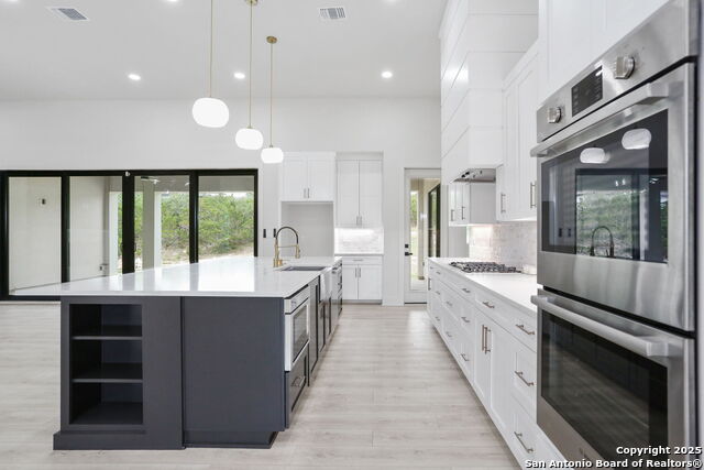 Image 18 of 35 For 11010 Nina  