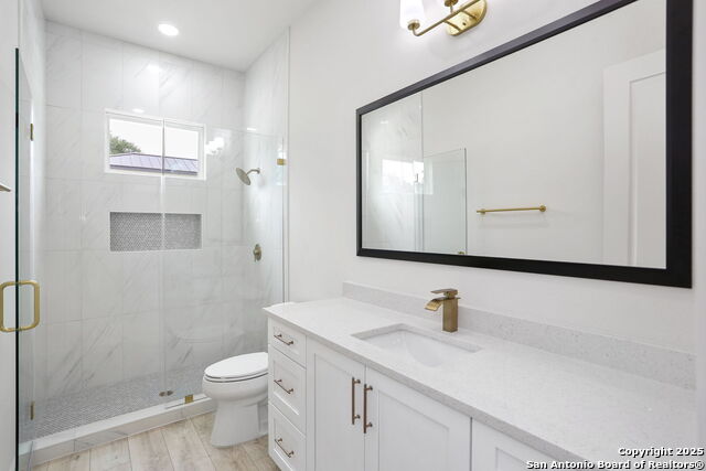 Image 24 of 35 For 11010 Nina  