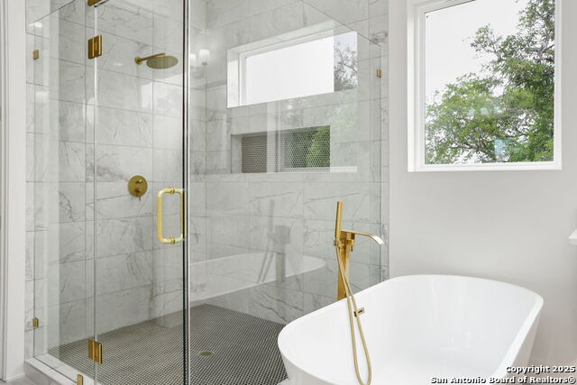 Image 32 of 35 For 11010 Nina  