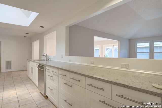 Image 10 of 22 For 6019 Royal Breeze