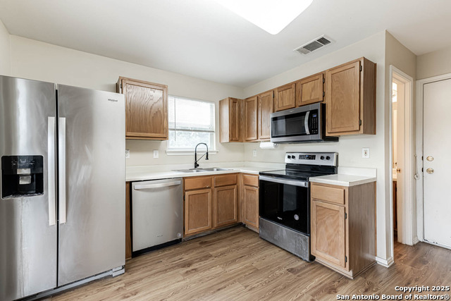 Image 12 of 27 For 10310 Springwood