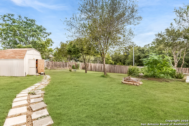 Image 25 of 27 For 10310 Springwood
