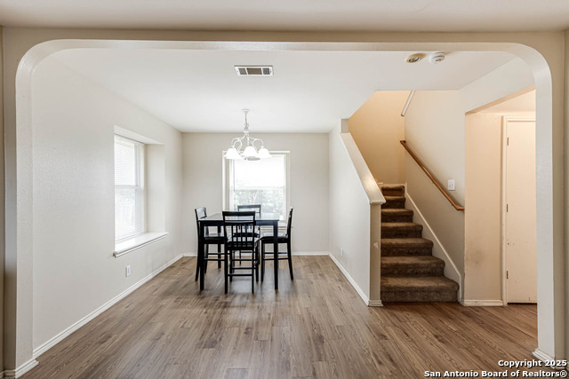 Image 8 of 27 For 10310 Springwood