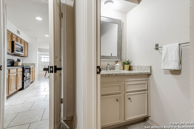 Image 18 of 32 For 7930 Roanoke  401