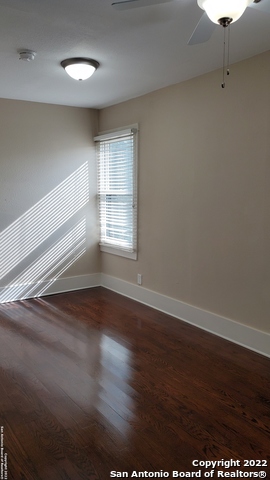 Image 10 of 19 For 533 Carson St E 3