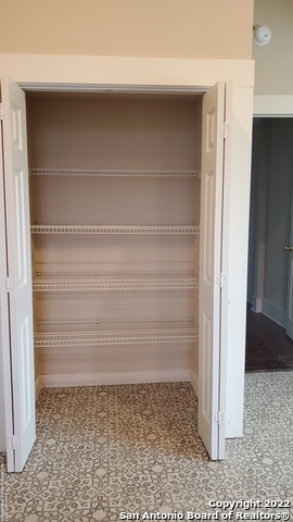 Image 17 of 19 For 533 Carson St E 3