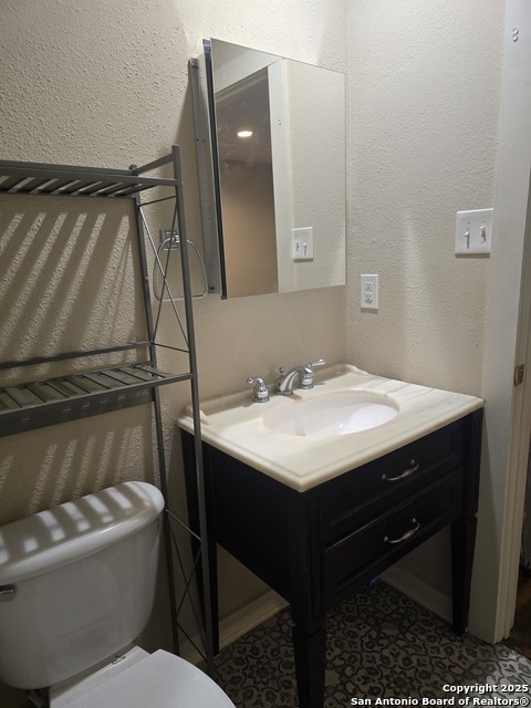 Image 19 of 19 For 533 Carson St E 3