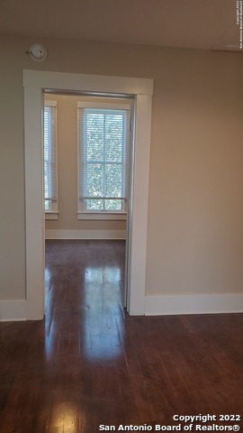 Image 9 of 19 For 533 Carson St E 3