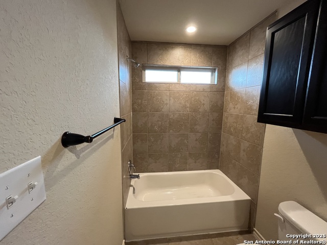 Image 16 of 27 For 7006 Donovan Way  101