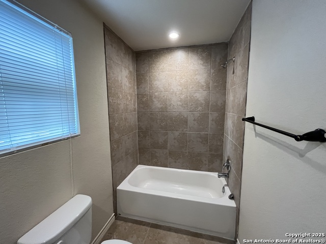 Image 26 of 27 For 7006 Donovan Way  101