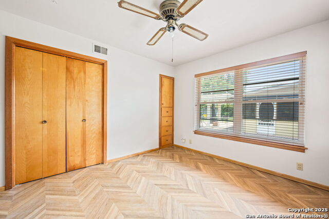 Image 13 of 24 For 711 Oban  