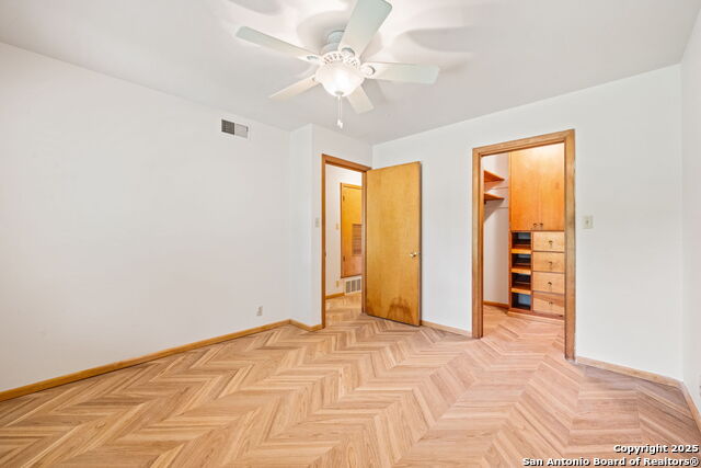 Image 15 of 24 For 711 Oban  