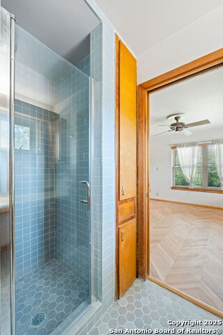 Image 20 of 24 For 711 Oban  