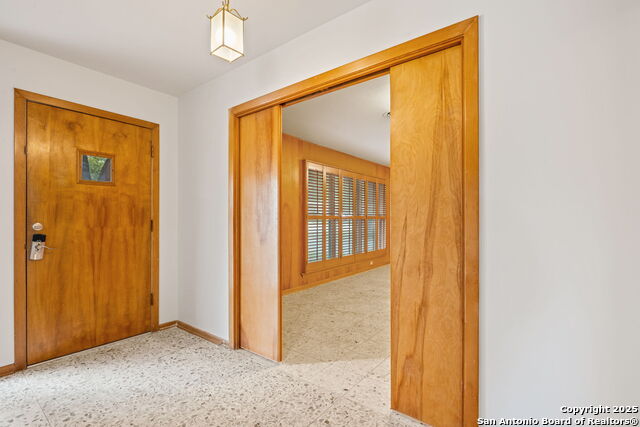 Image 3 of 24 For 711 Oban  