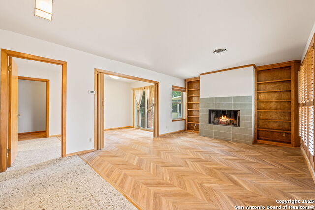 Image 4 of 24 For 711 Oban  