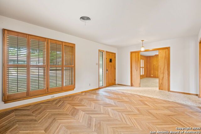 Image 5 of 24 For 711 Oban  