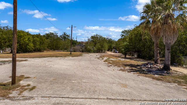 Listing photo id 10 for 614 Piedmont