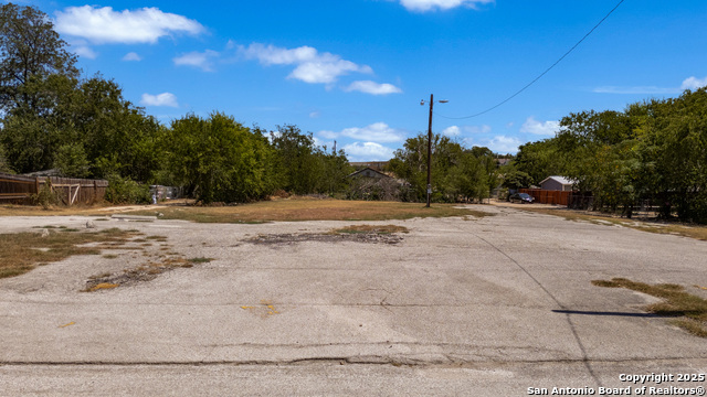 Listing photo id 11 for 614 Piedmont