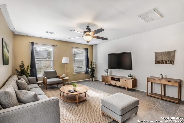 Listing photo id 13 for 14727 Arbor Trace