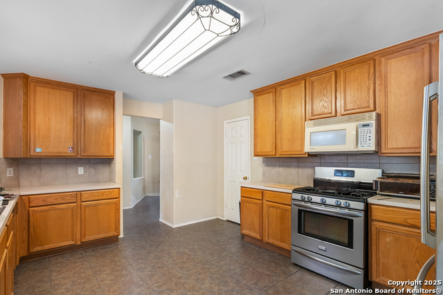 Listing photo id 17 for 14727 Arbor Trace