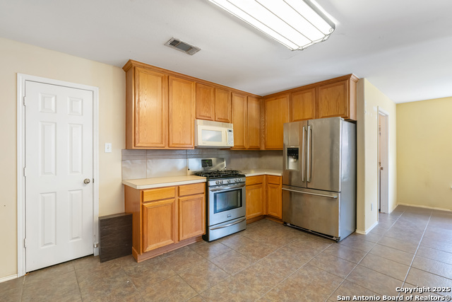 Listing photo id 18 for 14727 Arbor Trace