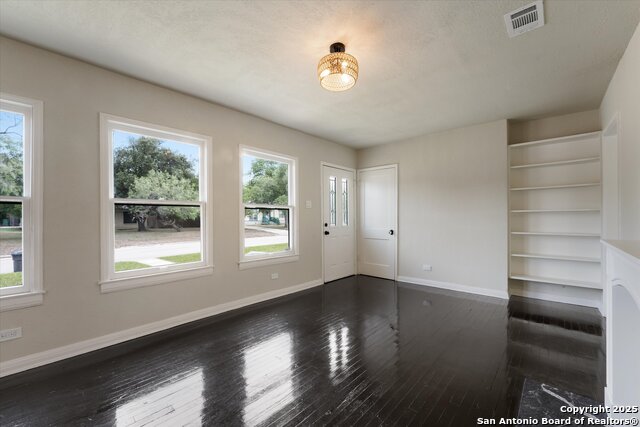 Image 7 of 33 For 530 John Page Dr