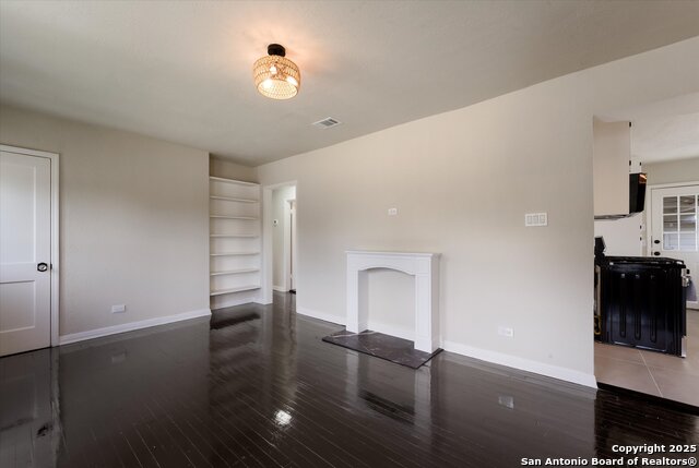 Image 8 of 33 For 530 John Page Dr