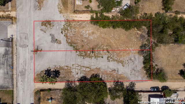 Listing photo id 8 for 618 Piedmont