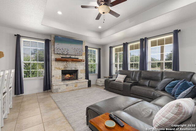 Image 4 of 46 For 1608 Lake Ridge