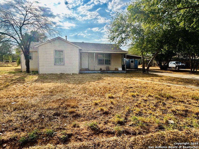 Details for 1007 Oak N , Pearsall, TX 78061