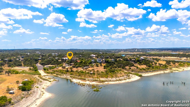 Listing photo id 12 for 1761 Lakeside W