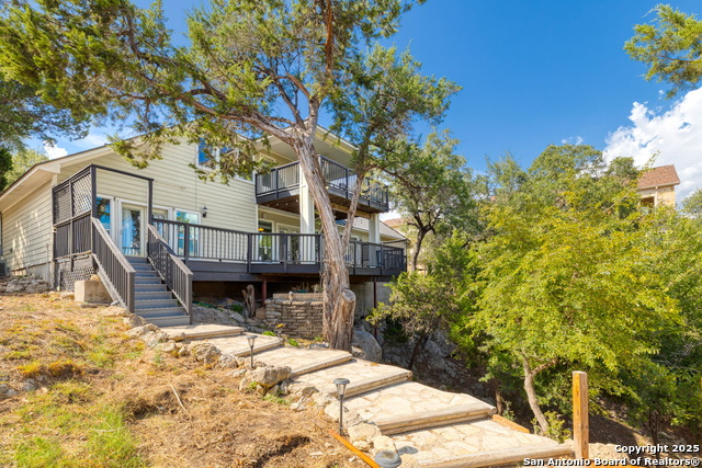 Listing photo id 13 for 1761 Lakeside W