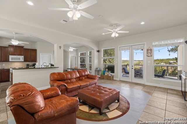Listing photo id 20 for 1761 Lakeside W
