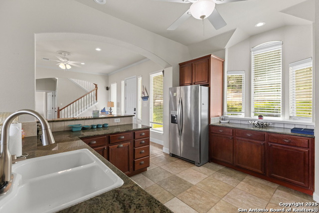 Listing photo id 23 for 1761 Lakeside W