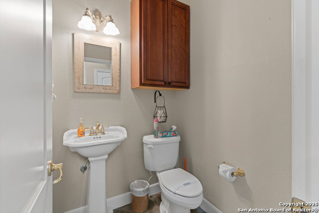 Listing photo id 42 for 1761 Lakeside W