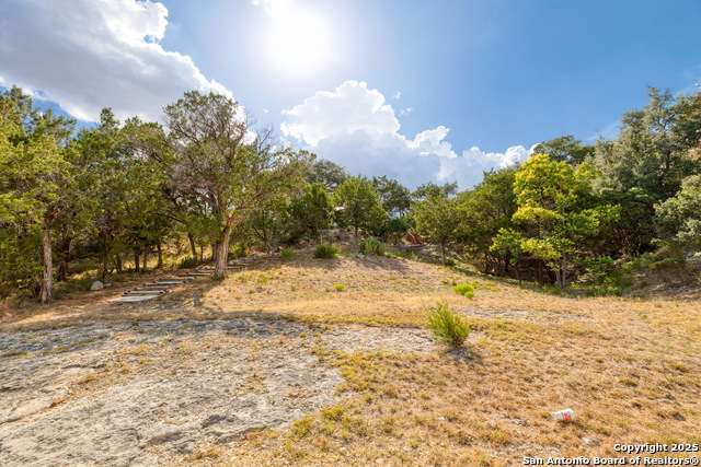Listing photo id 47 for 1761 Lakeside W