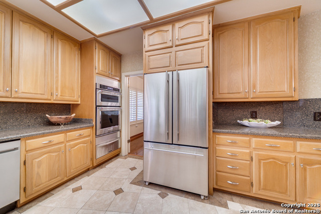 Listing photo id 8 for 3 Amber Gln  