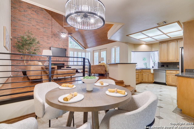 Listing photo id 11 for 3 Amber Gln  