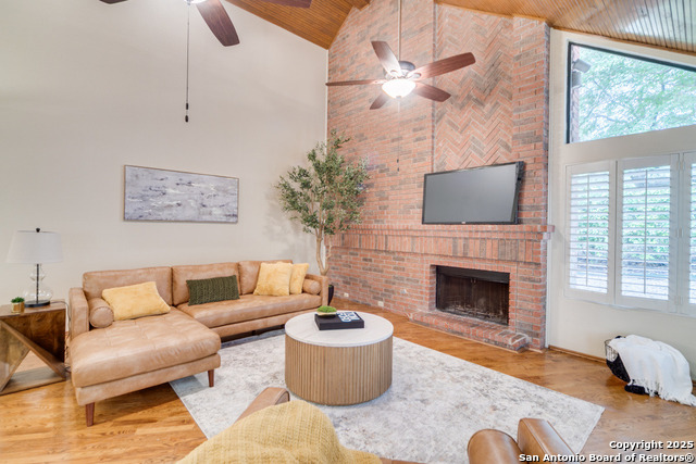 Listing photo id 15 for 3 Amber Gln  