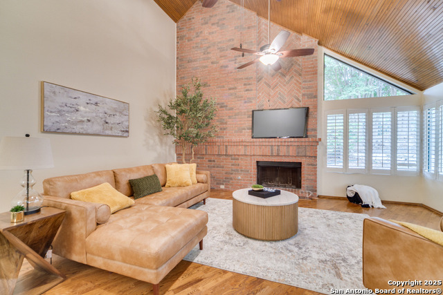 Listing photo id 16 for 3 Amber Gln  